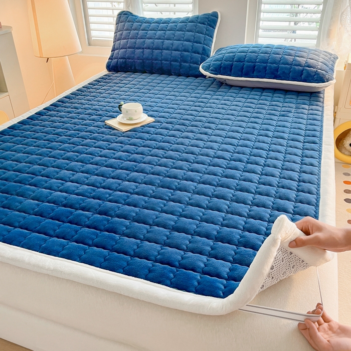 91家纺网 家纺一手货源 找家纺 莉莉安家纺 2025牛奶绒床垫软垫家用绒毯子垫被褥子宿舍学生单人冬季加绒牛奶绒床褥垫子 宾利蓝