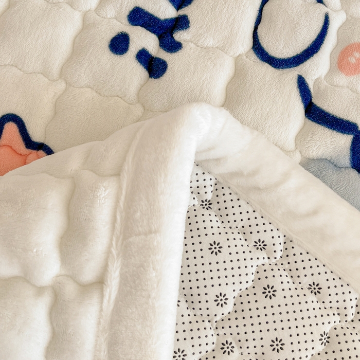 91家纺网 家纺一手货源 找家纺 莉莉安家纺 2025牛奶绒床垫软垫家用绒毯子垫被褥子宿舍学生单人冬季加绒牛奶绒床褥垫子 蓝色小熊
