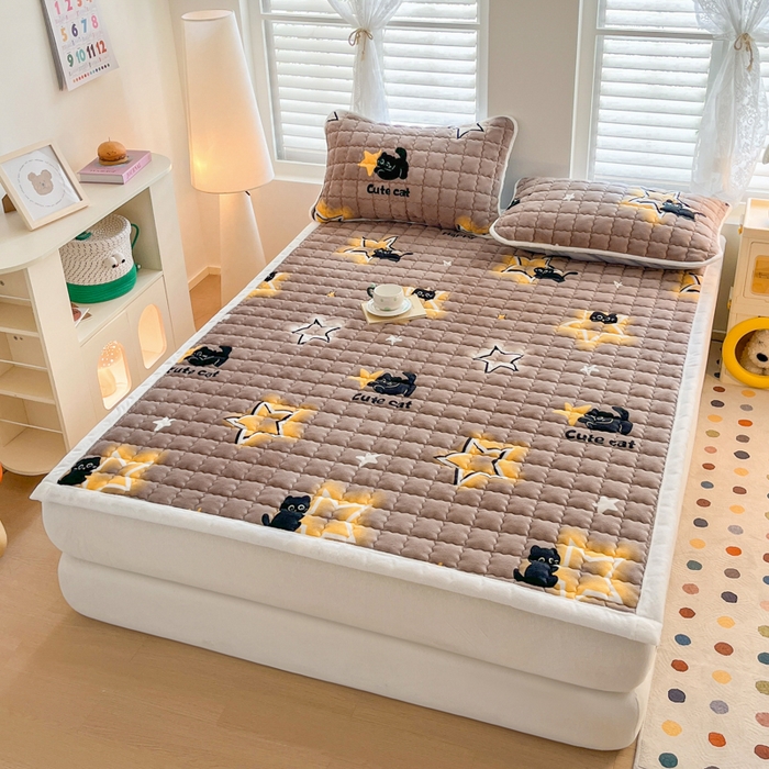 91家纺网 家纺一手货源 找家纺 莉莉安家纺 2025牛奶绒床垫软垫家用绒毯子垫被褥子宿舍学生单人冬季加绒牛奶绒床褥垫子 猫咪星空