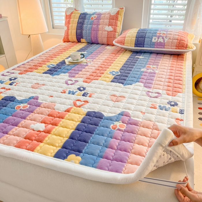 91家纺网 家纺一手货源 找家纺 莉莉安家纺 2025牛奶绒床垫软垫家用绒毯子垫被褥子宿舍学生单人冬季加绒牛奶绒床褥垫子 彩虹物语