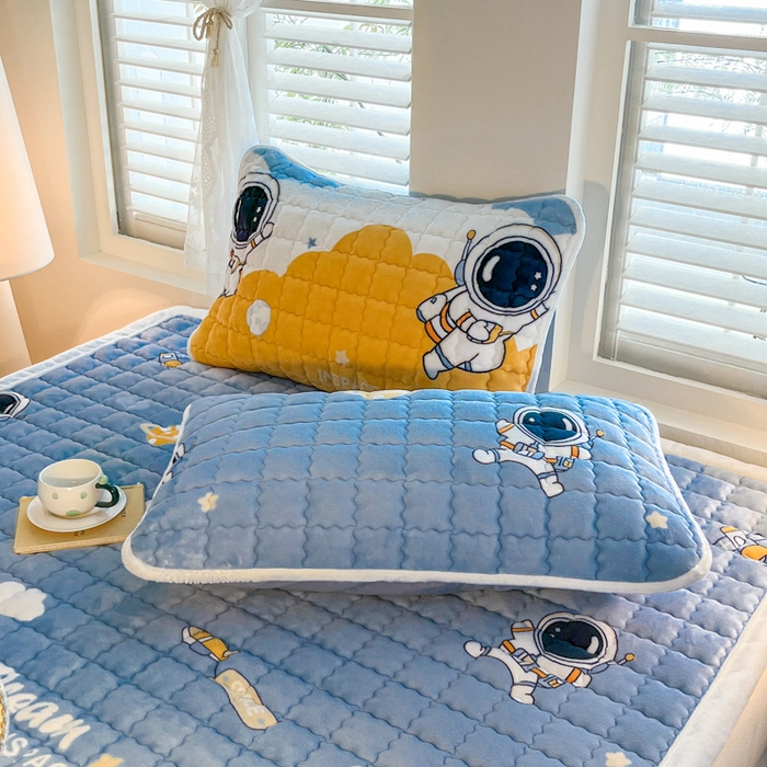 91家纺网 家纺一手货源 找家纺 莉莉安家纺 2025牛奶绒床垫软垫家用绒毯子垫被褥子宿舍学生单人冬季加绒牛奶绒床褥垫子 太空漫游