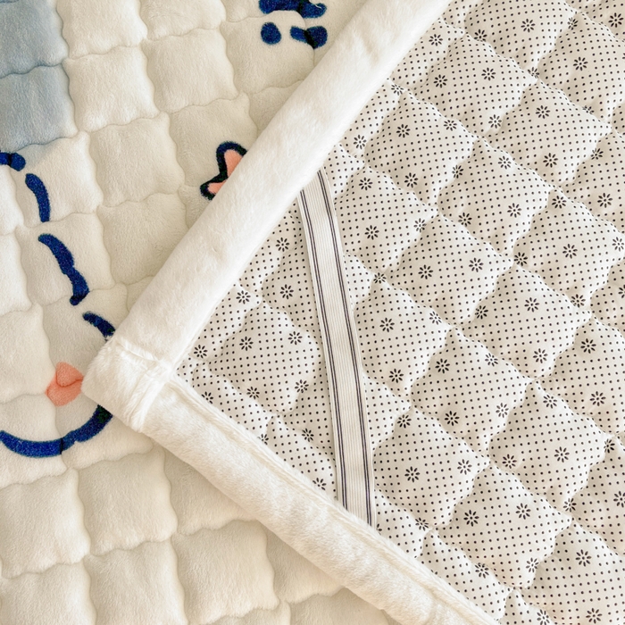 91家纺网 家纺一手货源 找家纺 莉莉安家纺 2025牛奶绒床垫软垫家用绒毯子垫被褥子宿舍学生单人冬季加绒牛奶绒床褥垫子 蓝色小熊