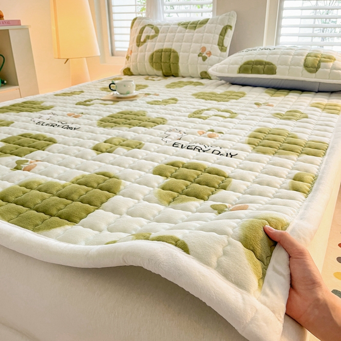 91家纺网 家纺一手货源 找家纺 莉莉安家纺 2025牛奶绒床垫软垫家用绒毯子垫被褥子宿舍学生单人冬季加绒牛奶绒床褥垫子 甜蜜爱恋