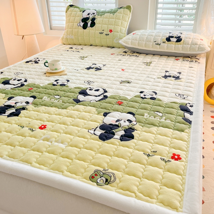 91家纺网 家纺一手货源 找家纺 莉莉安家纺 2025牛奶绒床垫软垫家用绒毯子垫被褥子宿舍学生单人冬季加绒牛奶绒床褥垫子 熊猫乐乐