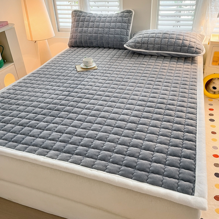 91家纺网 家纺一手货源 找家纺 莉莉安家纺 2025牛奶绒床垫软垫家用绒毯子垫被褥子宿舍学生单人冬季加绒牛奶绒床褥垫子 高级灰