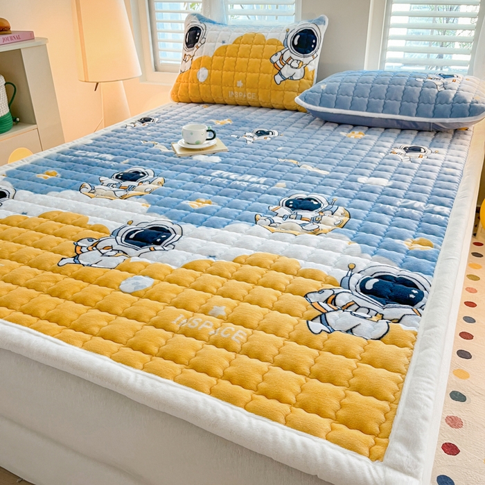 91家纺网 家纺一手货源 找家纺 莉莉安家纺 2025牛奶绒床垫软垫家用绒毯子垫被褥子宿舍学生单人冬季加绒牛奶绒床褥垫子 太空漫游