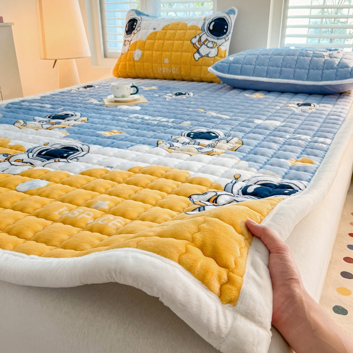 91家纺网 家纺一手货源 找家纺 莉莉安家纺 2025牛奶绒床垫软垫家用绒毯子垫被褥子宿舍学生单人冬季加绒牛奶绒床褥垫子 太空漫游