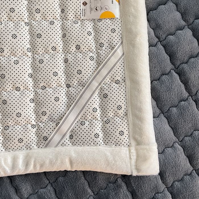 91家纺网 家纺一手货源 找家纺 莉莉安家纺 2025牛奶绒床垫软垫家用绒毯子垫被褥子宿舍学生单人冬季加绒牛奶绒床褥垫子 高级灰