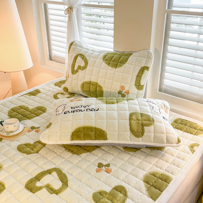 91家纺网 家纺一手货源 找家纺 莉莉安家纺 2025牛奶绒床垫软垫家用绒毯子垫被褥子宿舍学生单人冬季加绒牛奶绒床褥垫子 甜蜜爱恋