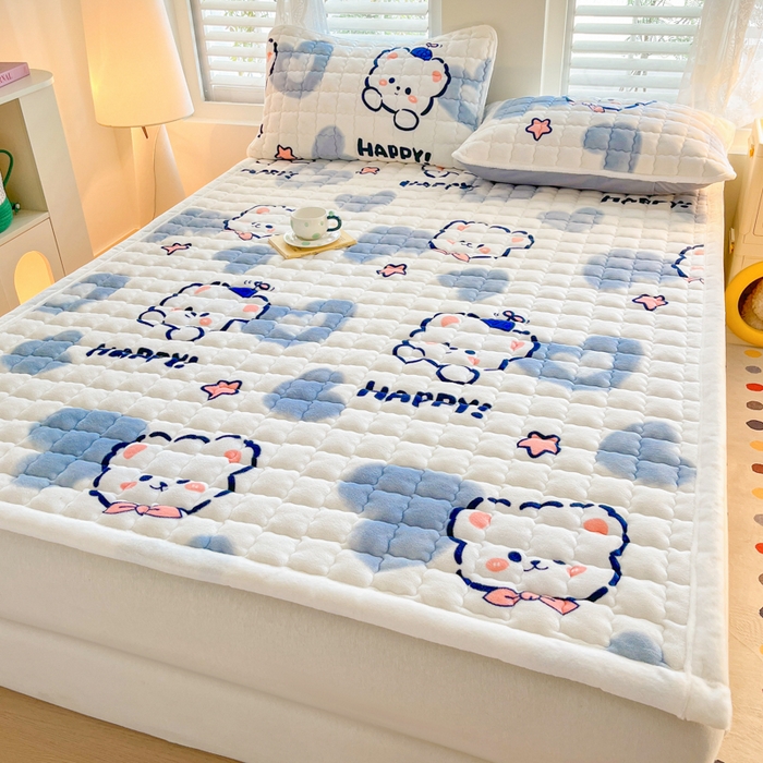 91家纺网 家纺一手货源 找家纺 莉莉安家纺 2025牛奶绒床垫软垫家用绒毯子垫被褥子宿舍学生单人冬季加绒牛奶绒床褥垫子 蓝色小熊
