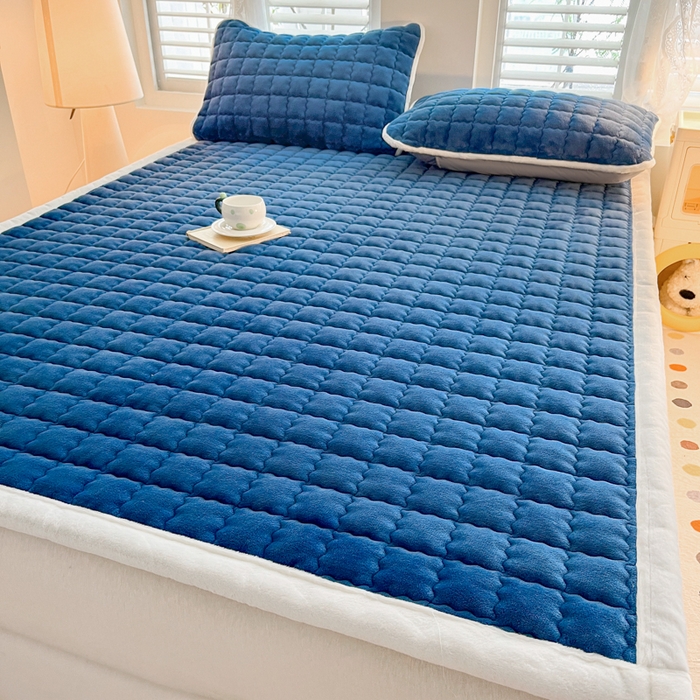 91家纺网 家纺一手货源 找家纺 莉莉安家纺 2025牛奶绒床垫软垫家用绒毯子垫被褥子宿舍学生单人冬季加绒牛奶绒床褥垫子 宾利蓝