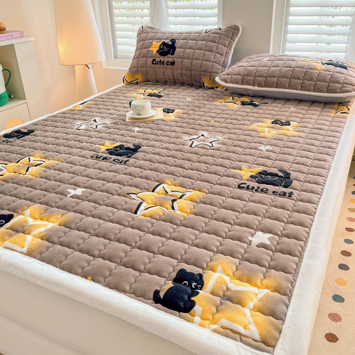 91家纺网 家纺一手货源 找家纺 莉莉安家纺 2025牛奶绒床垫软垫家用绒毯子垫被褥子宿舍学生单人冬季加绒牛奶绒床褥垫子 猫咪星空