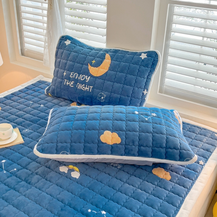 91家纺网 家纺一手货源 找家纺 莉莉安家纺 2025牛奶绒床垫软垫家用绒毯子垫被褥子宿舍学生单人冬季加绒牛奶绒床褥垫子 星月传奇