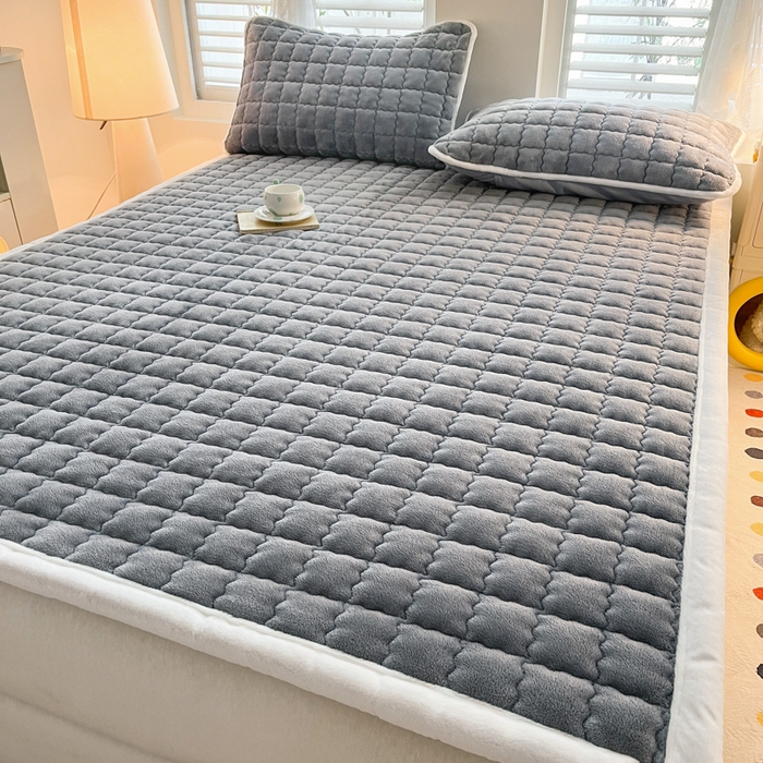 91家纺网 家纺一手货源 找家纺 莉莉安家纺 2025牛奶绒床垫软垫家用绒毯子垫被褥子宿舍学生单人冬季加绒牛奶绒床褥垫子 高级灰