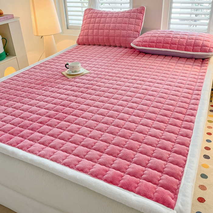 91家纺网 家纺一手货源 找家纺 莉莉安家纺 2025牛奶绒床垫软垫家用绒毯子垫被褥子宿舍学生单人冬季加绒牛奶绒床褥垫子 豆沙粉