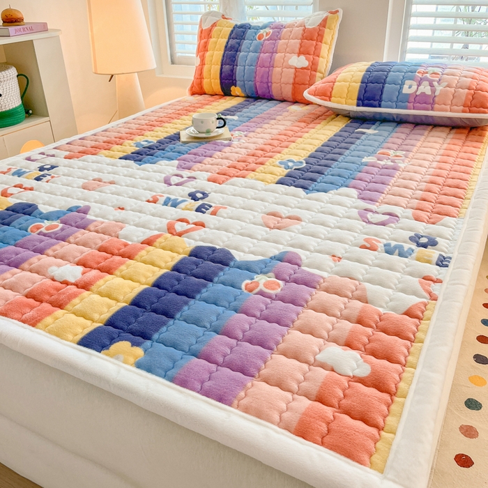 91家纺网 家纺一手货源 找家纺 莉莉安家纺 2025牛奶绒床垫软垫家用绒毯子垫被褥子宿舍学生单人冬季加绒牛奶绒床褥垫子 彩虹物语