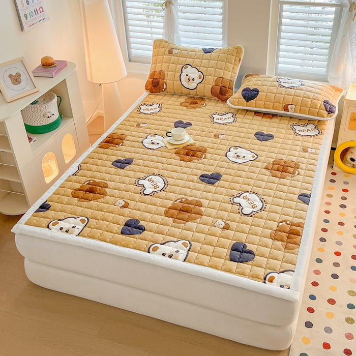 91家纺网 家纺一手货源 找家纺 莉莉安家纺 2025牛奶绒床垫软垫家用绒毯子垫被褥子宿舍学生单人冬季加绒牛奶绒床褥垫子 萌宠熊宝