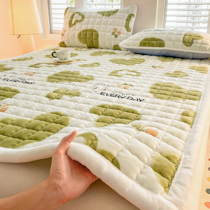 91家纺网 家纺一手货源 找家纺 莉莉安家纺 2025牛奶绒床垫软垫家用绒毯子垫被褥子宿舍学生单人冬季加绒牛奶绒床褥垫子 甜蜜爱恋