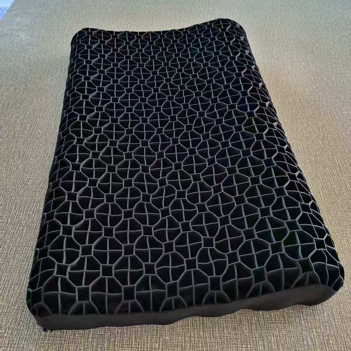 91家纺网 家纺一手货源 找家纺 （总）云熙枕业 2025新款抖音热款TPE黑科技黑胶零压力水洗蜂窝枕枕头枕芯