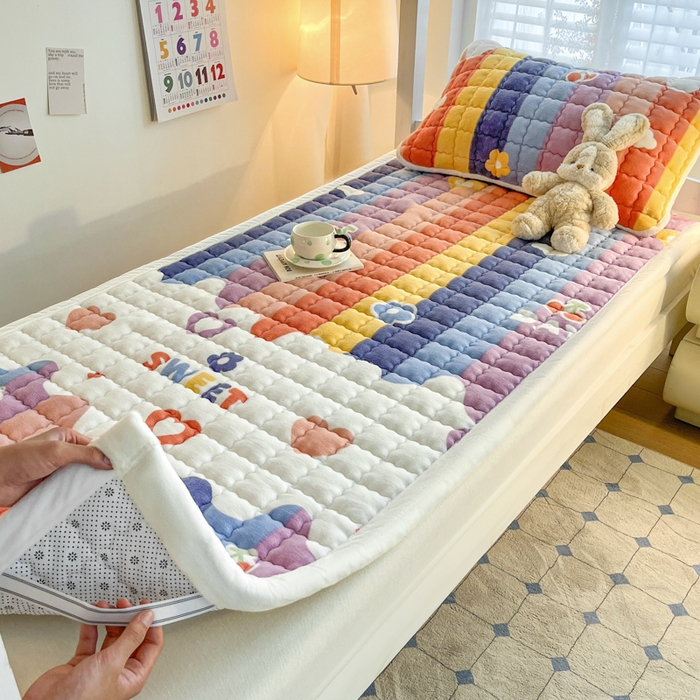 91家纺网 家纺一手货源 找家纺 莉莉安家纺 2025牛奶绒床垫褥子软垫家用加厚宿舍学生单人铺垫被冬季加绒毛毯床褥 彩虹物语