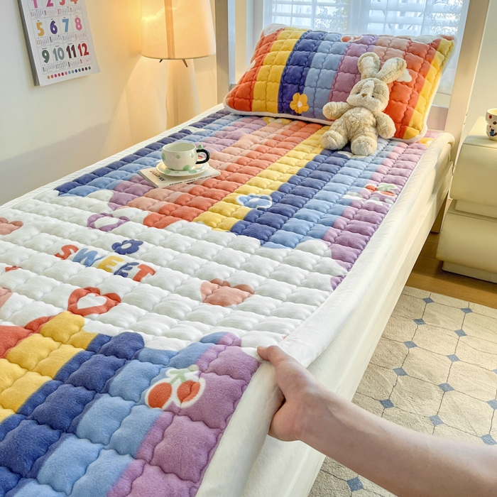 91家纺网 家纺一手货源 找家纺 莉莉安家纺 2025牛奶绒床垫褥子软垫家用加厚宿舍学生单人铺垫被冬季加绒毛毯床褥 彩虹物语