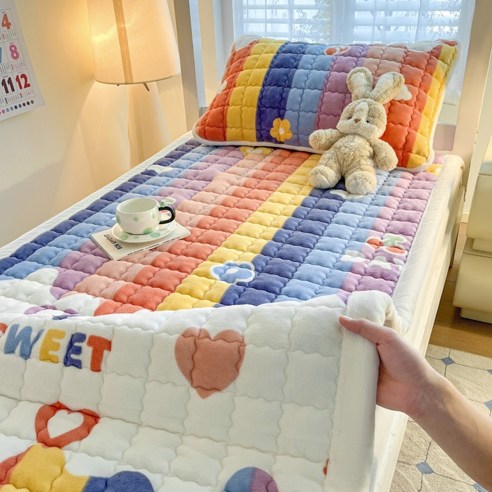 91家纺网 家纺一手货源 找家纺 莉莉安家纺 2025牛奶绒床垫褥子软垫家用加厚宿舍学生单人铺垫被冬季加绒毛毯床褥 彩虹物语