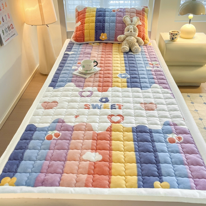 91家纺网 家纺一手货源 找家纺 莉莉安家纺 2025牛奶绒床垫褥子软垫家用加厚宿舍学生单人铺垫被冬季加绒毛毯床褥 彩虹物语