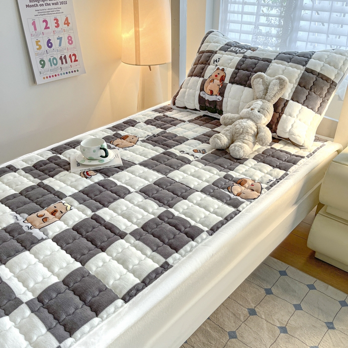 91家纺网 家纺一手货源 找家纺 莉莉安家纺 2025牛奶绒床垫褥子软垫家用加厚宿舍学生单人铺垫被冬季加绒毛毯床褥 卡皮巴拉