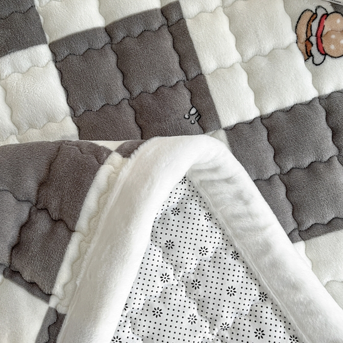 91家纺网 家纺一手货源 找家纺 莉莉安家纺 2025牛奶绒床垫褥子软垫家用加厚宿舍学生单人铺垫被冬季加绒毛毯床褥 卡皮巴拉