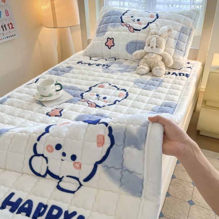 91家纺网 家纺一手货源 找家纺 莉莉安家纺 2025牛奶绒床垫褥子软垫家用加厚宿舍学生单人铺垫被冬季加绒毛毯床褥 蓝色小熊