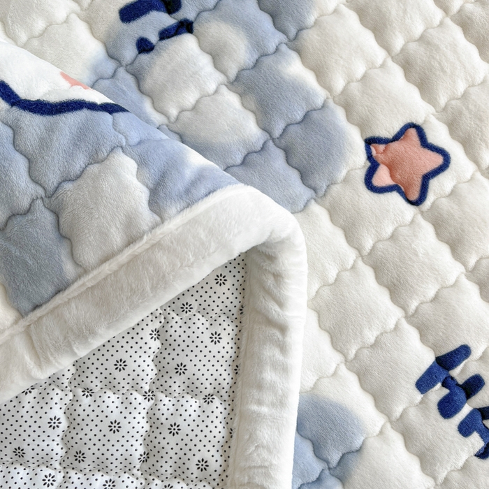 91家纺网 家纺一手货源 找家纺 莉莉安家纺 2025牛奶绒床垫褥子软垫家用加厚宿舍学生单人铺垫被冬季加绒毛毯床褥 蓝色小熊