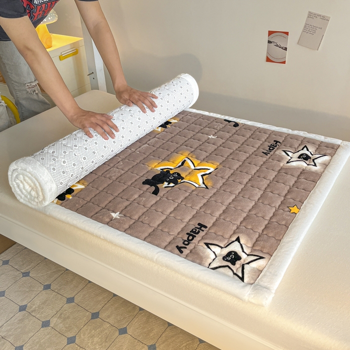 91家纺网 家纺一手货源 找家纺 莉莉安家纺 2025牛奶绒床垫褥子软垫家用加厚宿舍学生单人铺垫被冬季加绒毛毯床褥 猫咪星空