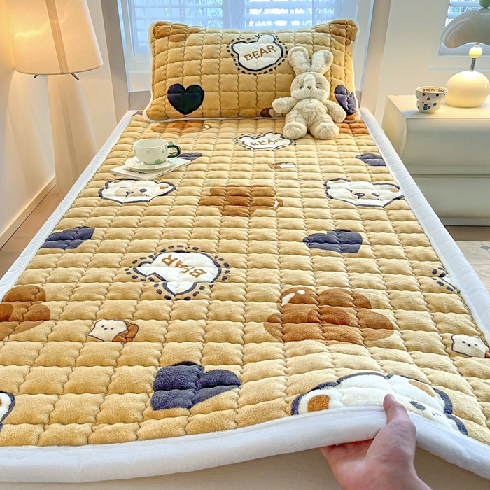莉莉安家纺 2025牛奶绒床垫褥子软垫家用加厚宿舍学生单人铺垫被冬季加绒毛毯床褥 萌宠熊宝