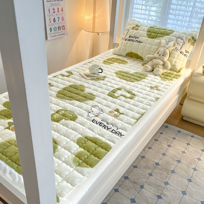 91家纺网 家纺一手货源 找家纺 莉莉安家纺 2025牛奶绒床垫褥子软垫家用加厚宿舍学生单人铺垫被冬季加绒毛毯床褥 甜蜜爱恋