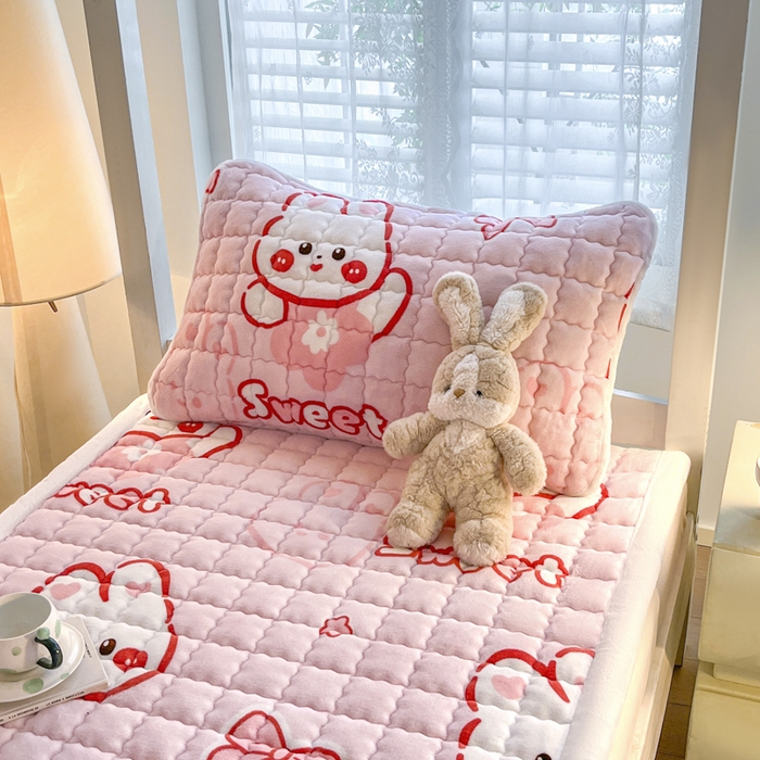 91家纺网 家纺一手货源 找家纺 莉莉安家纺 2025牛奶绒床垫褥子软垫家用加厚宿舍学生单人铺垫被冬季加绒毛毯床褥 甜甜兔