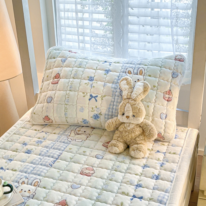 91家纺网 家纺一手货源 找家纺 莉莉安家纺 2025牛奶绒床垫褥子软垫家用加厚宿舍学生单人铺垫被冬季加绒毛毯床褥 兔兔花语