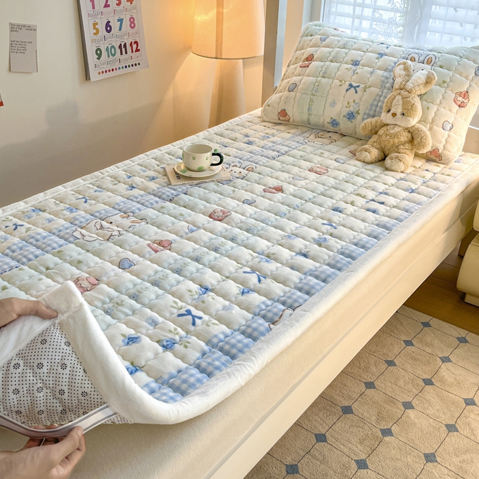 91家纺网 家纺一手货源 找家纺 莉莉安家纺 2025牛奶绒床垫褥子软垫家用加厚宿舍学生单人铺垫被冬季加绒毛毯床褥 兔兔花语