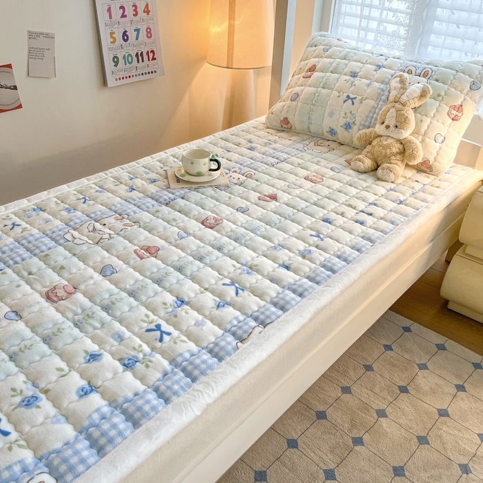 91家纺网 家纺一手货源 找家纺 莉莉安家纺 2025牛奶绒床垫褥子软垫家用加厚宿舍学生单人铺垫被冬季加绒毛毯床褥 兔兔花语