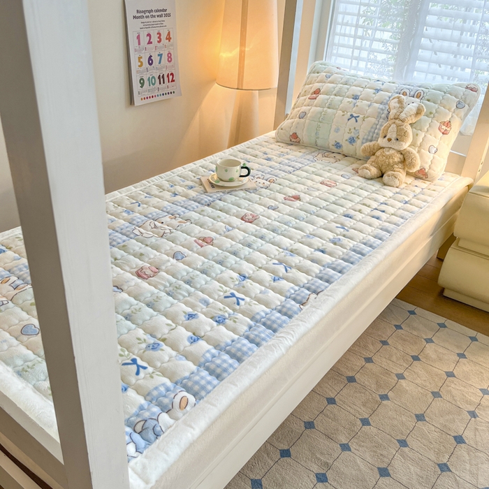 91家纺网 家纺一手货源 找家纺 莉莉安家纺 2025牛奶绒床垫褥子软垫家用加厚宿舍学生单人铺垫被冬季加绒毛毯床褥 兔兔花语