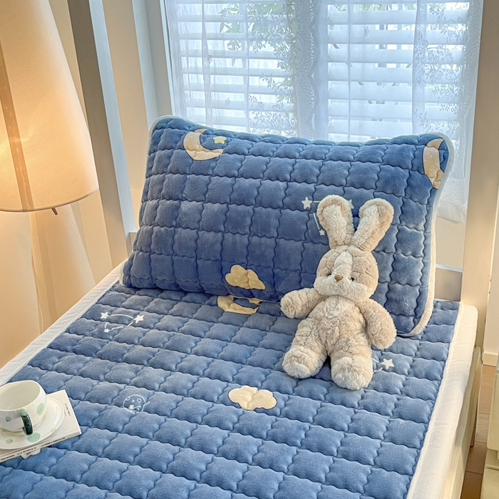 91家纺网 家纺一手货源 找家纺 莉莉安家纺 2025牛奶绒床垫褥子软垫家用加厚宿舍学生单人铺垫被冬季加绒毛毯床褥 星月传奇