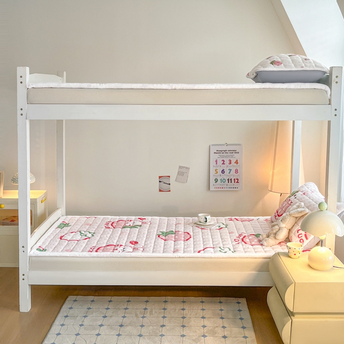 91家纺网 家纺一手货源 找家纺 莉莉安家纺 2025牛奶绒床垫褥子软垫家用加厚宿舍学生单人铺垫被冬季加绒毛毯床褥 幸运草莓