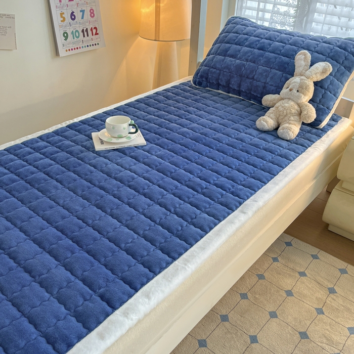 91家纺网 家纺一手货源 找家纺 莉莉安家纺 2025牛奶绒床垫褥子软垫家用加厚宿舍学生单人铺垫被冬季加绒毛毯床褥 宾利蓝