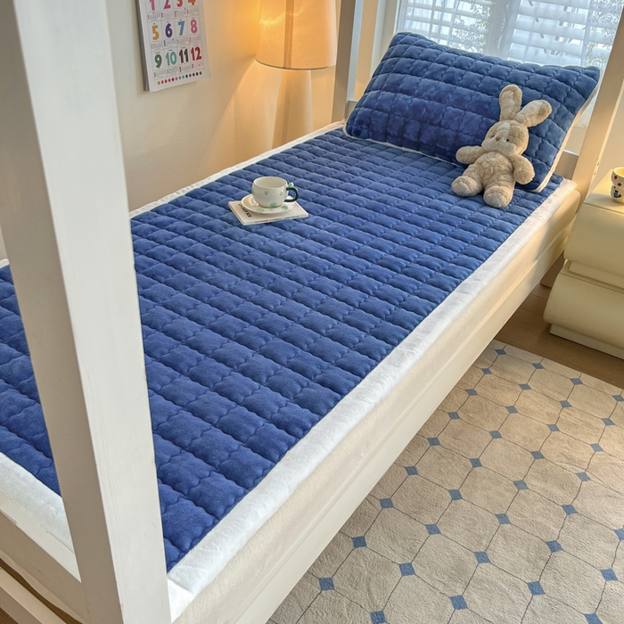 91家纺网 家纺一手货源 找家纺 莉莉安家纺 2025牛奶绒床垫褥子软垫家用加厚宿舍学生单人铺垫被冬季加绒毛毯床褥 宾利蓝