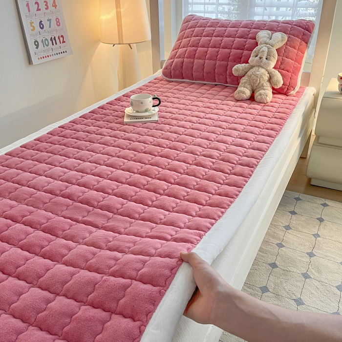 91家纺网 家纺一手货源 找家纺 莉莉安家纺 2025牛奶绒床垫褥子软垫家用加厚宿舍学生单人铺垫被冬季加绒毛毯床褥 豆沙粉