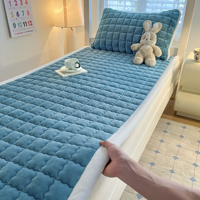 91家纺网 家纺一手货源 找家纺 莉莉安家纺 2025牛奶绒床垫褥子软垫家用加厚宿舍学生单人铺垫被冬季加绒毛毯床褥 宝石蓝