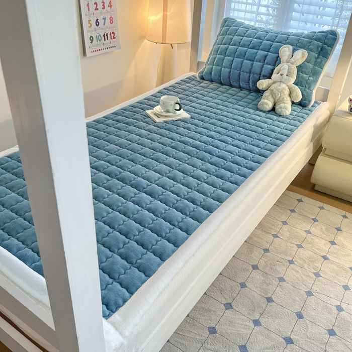 91家纺网 家纺一手货源 找家纺 莉莉安家纺 2025牛奶绒床垫褥子软垫家用加厚宿舍学生单人铺垫被冬季加绒毛毯床褥 宝石蓝