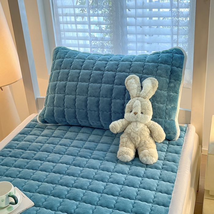 91家纺网 家纺一手货源 找家纺 莉莉安家纺 2025牛奶绒床垫褥子软垫家用加厚宿舍学生单人铺垫被冬季加绒毛毯床褥 宝石蓝