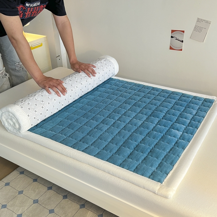 91家纺网 家纺一手货源 找家纺 莉莉安家纺 2025牛奶绒床垫褥子软垫家用加厚宿舍学生单人铺垫被冬季加绒毛毯床褥 宝石蓝