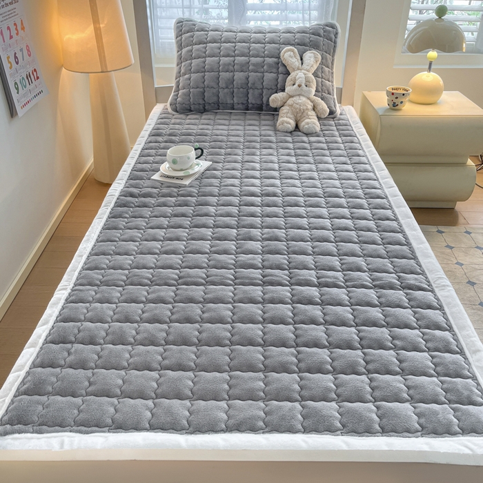 91家纺网 家纺一手货源 找家纺 莉莉安家纺 2025牛奶绒床垫褥子软垫家用加厚宿舍学生单人铺垫被冬季加绒毛毯床褥 高级灰