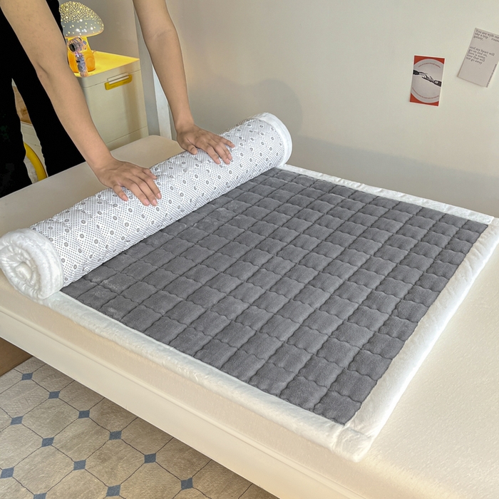 91家纺网 家纺一手货源 找家纺 莉莉安家纺 2025牛奶绒床垫褥子软垫家用加厚宿舍学生单人铺垫被冬季加绒毛毯床褥 高级灰